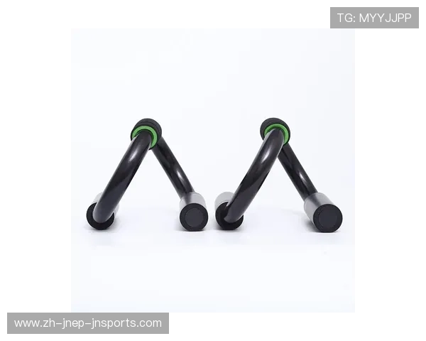 胸肌室内健身器材推荐及锻炼方案